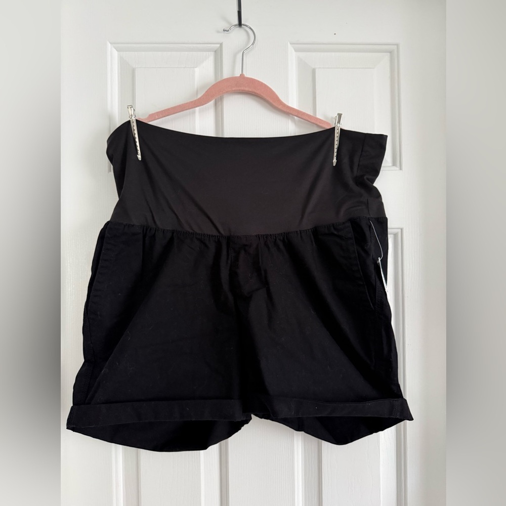 NWT Chino Maternity shorts - Old Navy